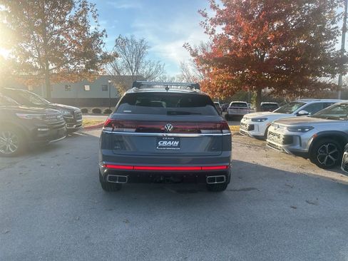 New 2026 Volkswagen Atlas Cross Sport SEL Premium R-Line AWD/4WD image 4
