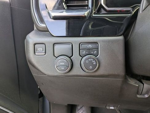 Used 2025 Chevrolet Silverado 1500 LT RWD image 16