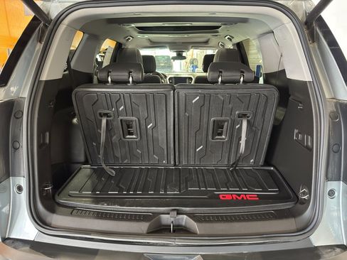 Used 2023 GMC Acadia SLE w/ Infotainment Package image 21