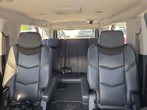 Used 2020 Cadillac Escalade ESV Luxury AWD/4WD image 8
