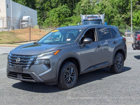 Used 2024 Nissan Rogue S FWD image 4