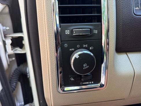 Used 2018 RAM 1500 Laramie AWD/4WD image 16
