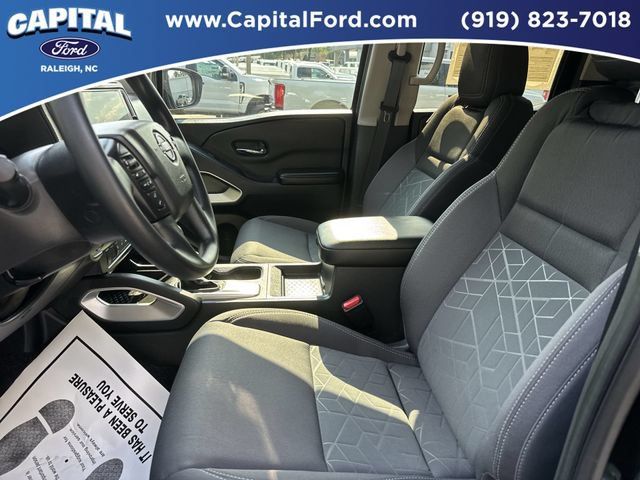 Used 2025 Nissan Frontier SV RWD image 19