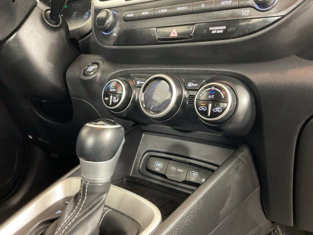 Used 2026 Hyundai Venue SEL FWD image 17