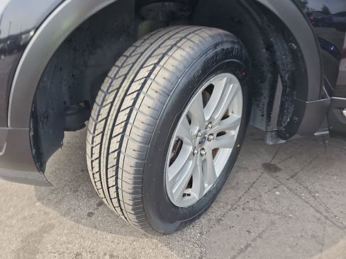 Used 2019 Ford Explorer XLT w/ Equipment Group 202A AWD/4WD image 36