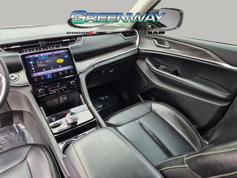 Used 2023 Jeep Grand Cherokee L Limited AWD/4WD image 19