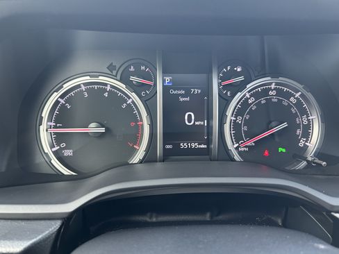 Used 2021 Toyota 4Runner Limited AWD/4WD image 27