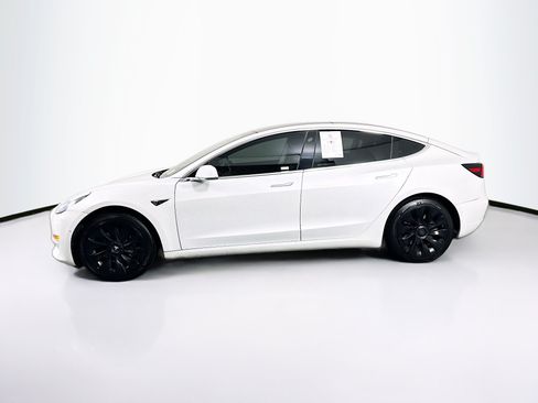 Used 2020 Tesla Model 3 Standard Range RWD image 4
