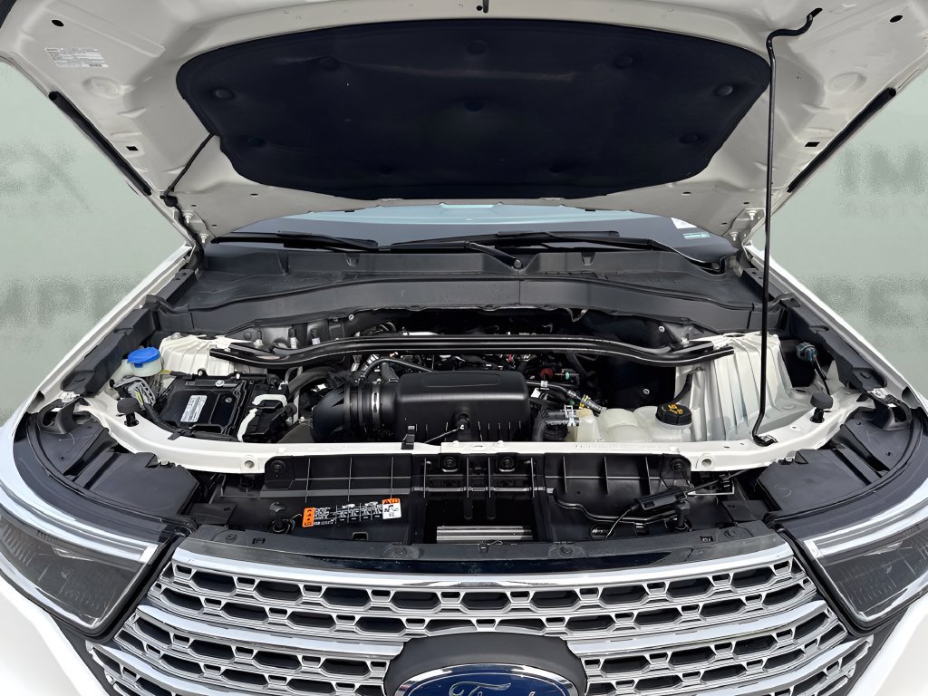 Used 2021 Ford Explorer Limited w/ Equipment Group 301A AWD/4WD image 37
