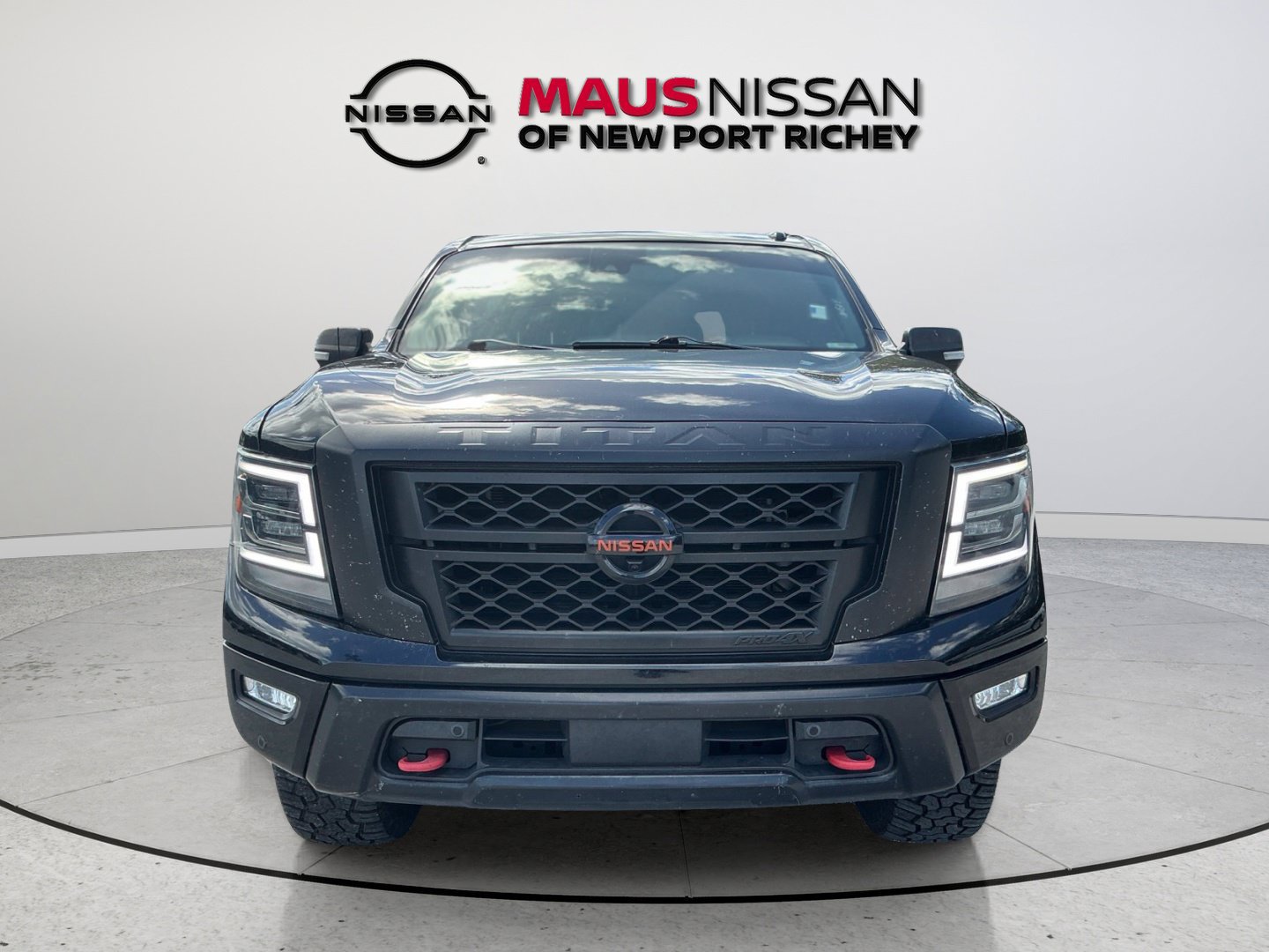 Used 2021 Nissan Titan PRO-4X w/ Pro-4x Convenience Package AWD/4WD image 3