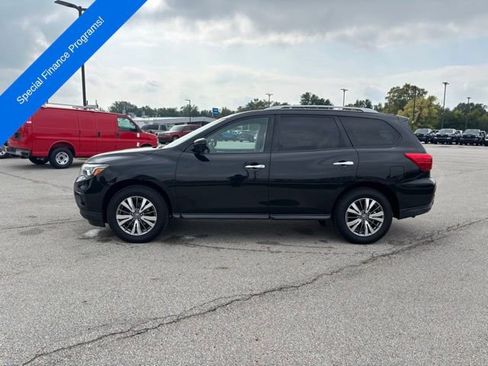 Used 2019 Nissan Pathfinder SL image 3