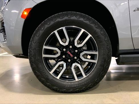 Used 2023 GMC Yukon XL AT4 image 10