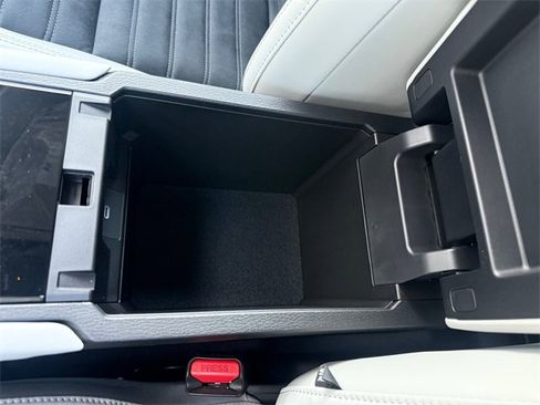 New 2026 Mitsubishi Outlander SE image 22