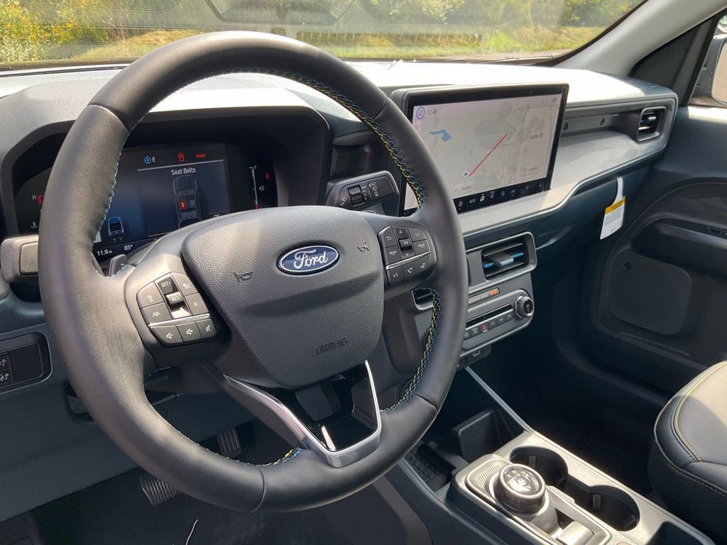 Used 2025 Ford Maverick Lobo AWD/4WD image 9