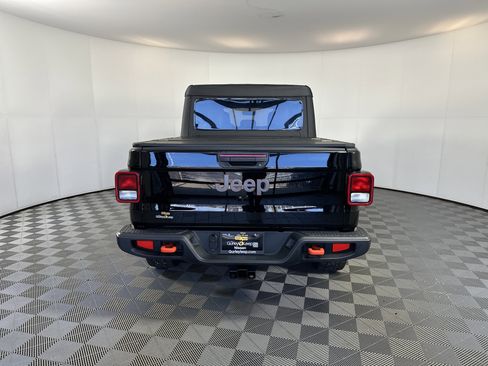 Used 2023 Jeep Gladiator Mojave w/ Cold Weather Group image 9