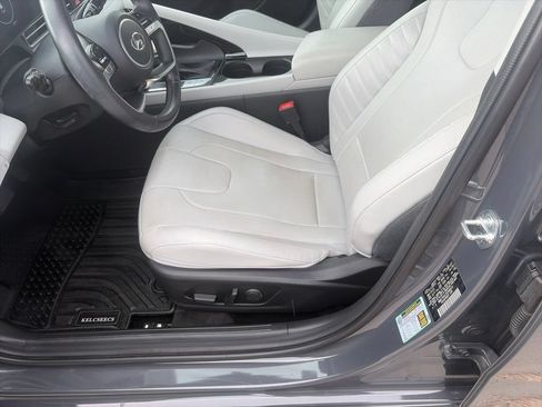 Used 2023 Hyundai Elantra Limited FWD image 24