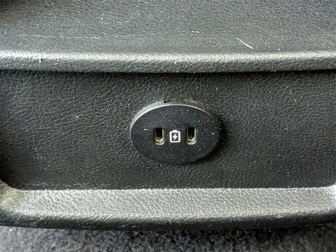 Used 2023 Ford Edge SEL image 15