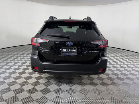 Used 2025 Subaru Outback Premium AWD/4WD image 7