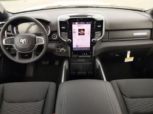 Used 2025 RAM 1500 Big Horn AWD/4WD image 16