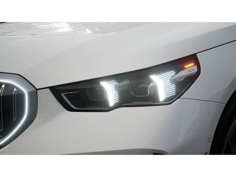 New 2026 BMW i5 eDrive40 image 6