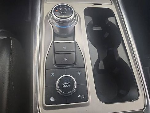 Used 2022 Ford Explorer Platinum w/ Equipment Group 601A AWD/4WD image 24