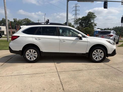 Used 2019 Subaru Outback 2.5i Premium AWD/4WD image 4