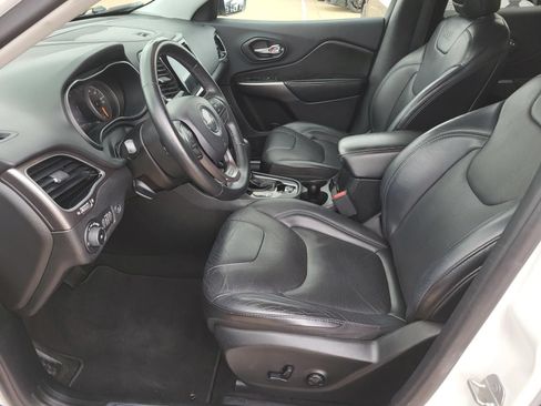 Used 2019 Jeep Cherokee Limited FWD image 20