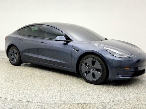 Used 2022 Tesla Model 3 image 3