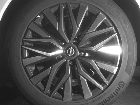 Used 2025 Nissan Altima 2.5 SV FWD image 14
