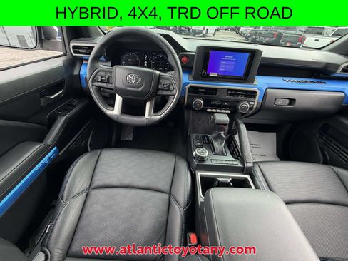 Used 2025 Toyota Tacoma TRD Off-Road AWD/4WD image 16
