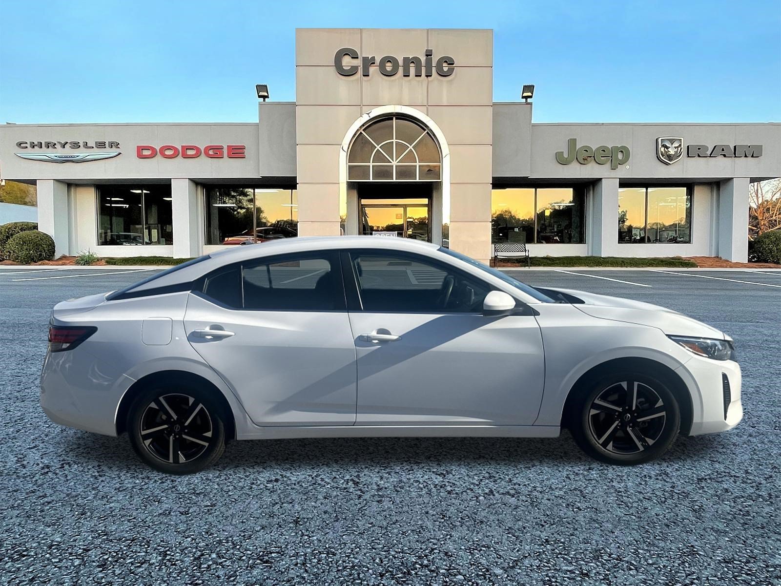 Used 2024 Nissan Sentra SV FWD image 2