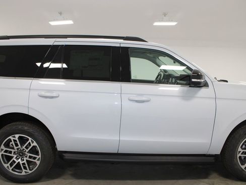New 2026 Ford Expedition Active AWD/4WD image 11