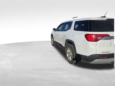 Used 2017 GMC Acadia SLE image 6