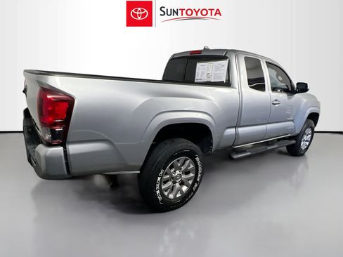 Used 2018 Toyota Tacoma SR RWD image 4