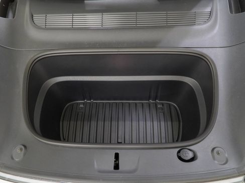 Used 2026 Tesla Model Y AWD image 21