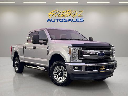 Used 2018 Ford F250 XLT w/ XLT Value Package image 1