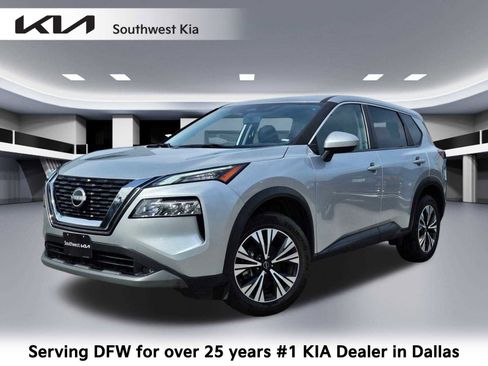 Used 2023 Nissan Rogue SV image 1