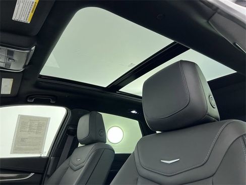 Certified 2024 Cadillac XT5 Sportv image 19