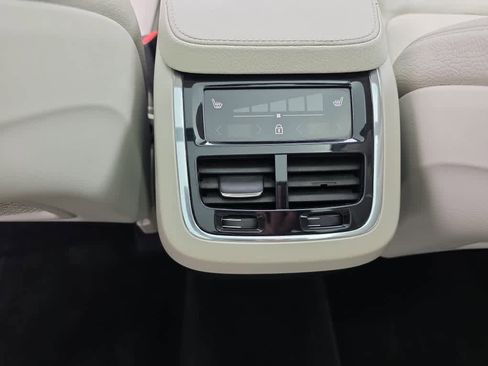 Used 2021 Volvo XC90 T6 Momentum w/ Climate Package AWD/4WD image 26