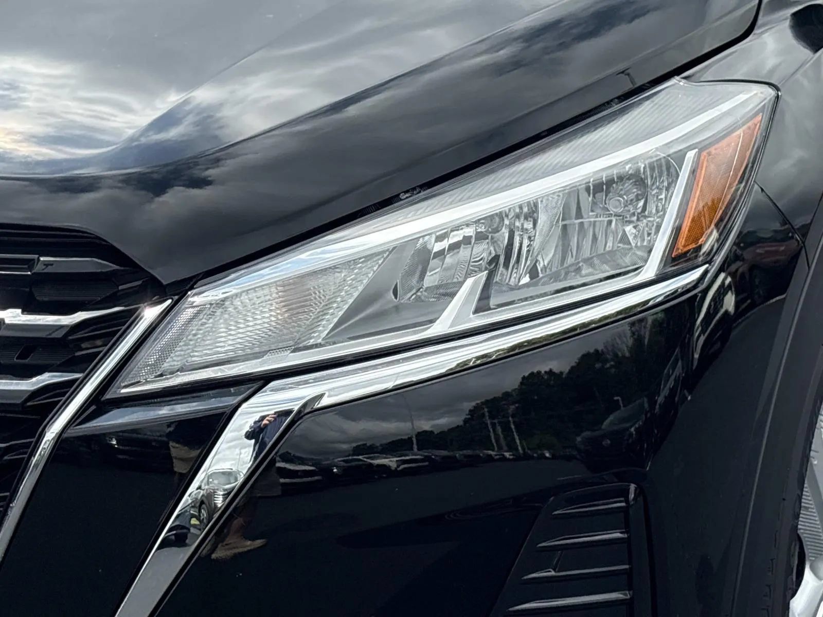 Used 2025 Nissan Kicks Play S FWD image 9