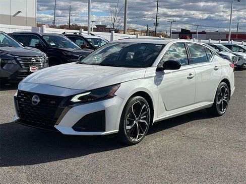 New 2025 Nissan Altima 2.5 SR w/ SR Premium Package image 2