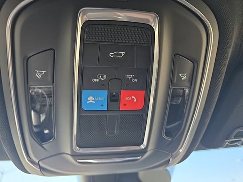 New 2025 Jeep Grand Cherokee Limited w/ Black Appearance Package image 43