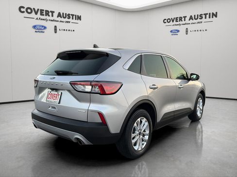 Used 2020 Ford Escape SE image 5