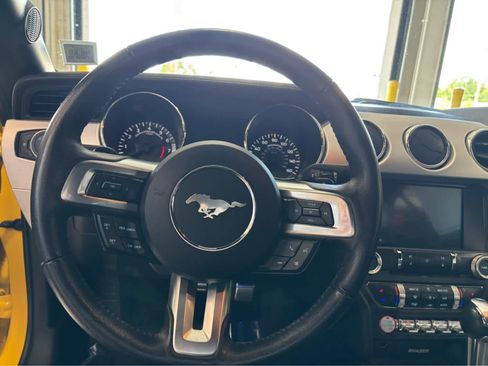 Used 2017 Ford Mustang GT Premium RWD image 12