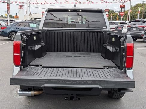 Used 2024 Toyota Tacoma SR5 w/ SR5 Upgrade Package AWD/4WD image 10