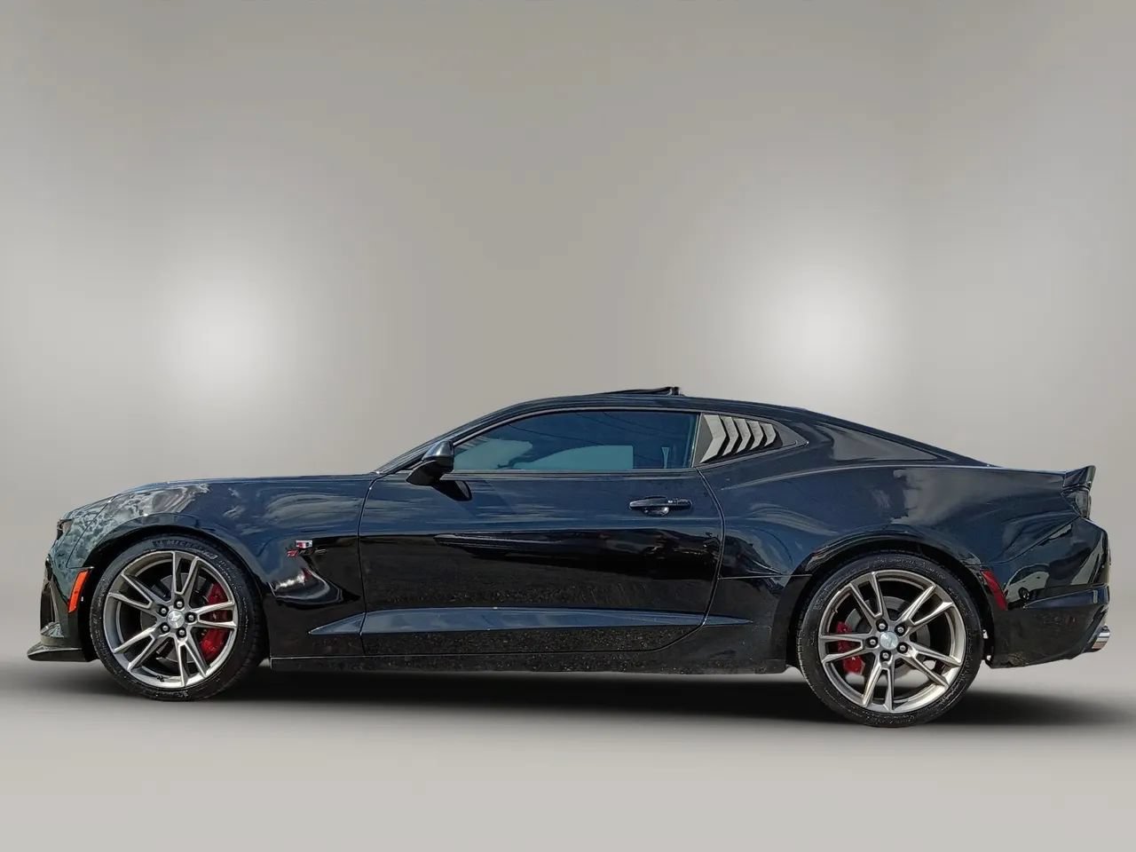 Used 2021 Chevrolet Camaro SS RWD image 22