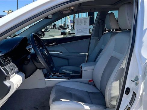 Used 2012 Toyota Camry XLE w/ Leather Pkg FWD image 14