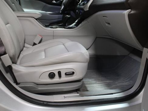 Used 2017 GMC Acadia SLT image 26