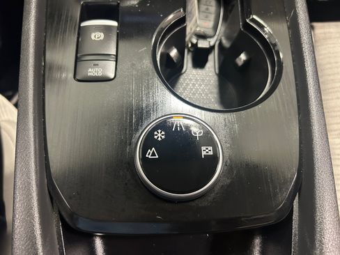 Used 2023 Nissan Rogue SV AWD/4WD image 18