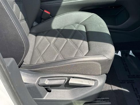 Used 2024 Volkswagen Atlas SE image 9